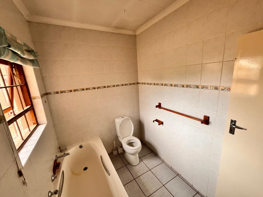 To Let 3 Bedroom Property for Rent in Sharonlea Gauteng