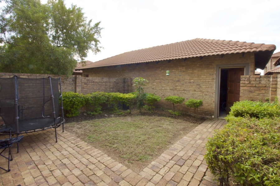 2 Bedroom Property for Sale in Annlin Gauteng