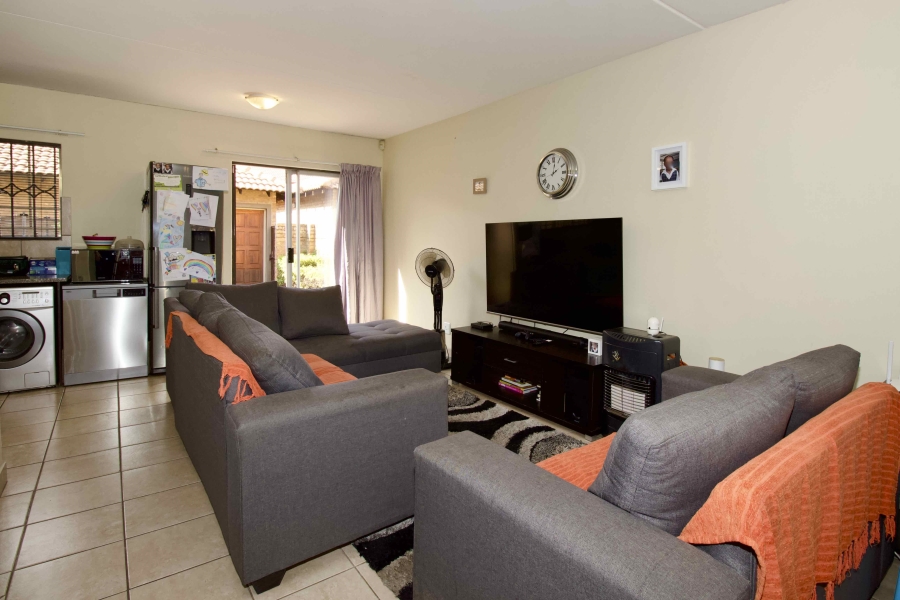 2 Bedroom Property for Sale in Annlin Gauteng