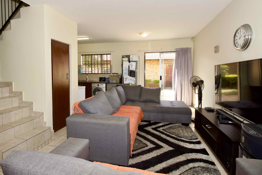 2 Bedroom Property for Sale in Annlin Gauteng
