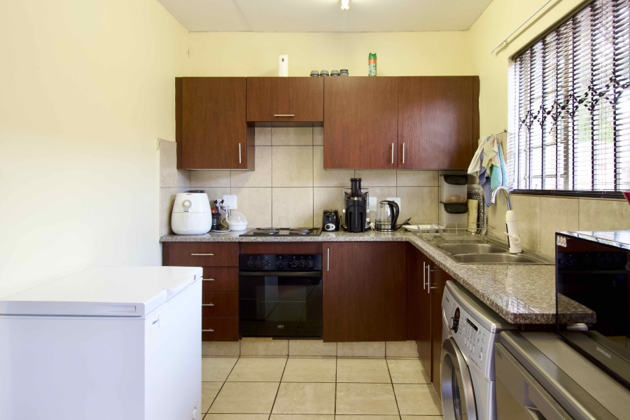 2 Bedroom Property for Sale in Annlin Gauteng