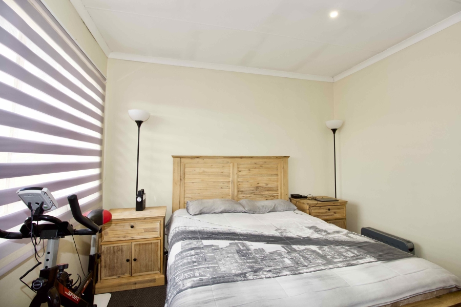 2 Bedroom Property for Sale in Annlin Gauteng