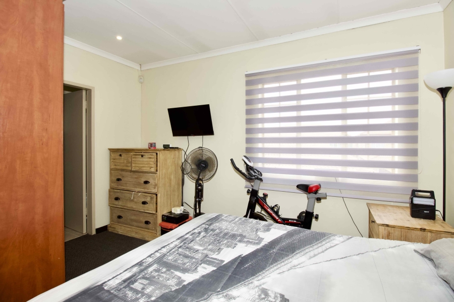 2 Bedroom Property for Sale in Annlin Gauteng