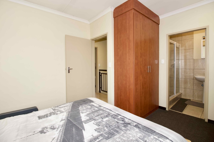2 Bedroom Property for Sale in Annlin Gauteng