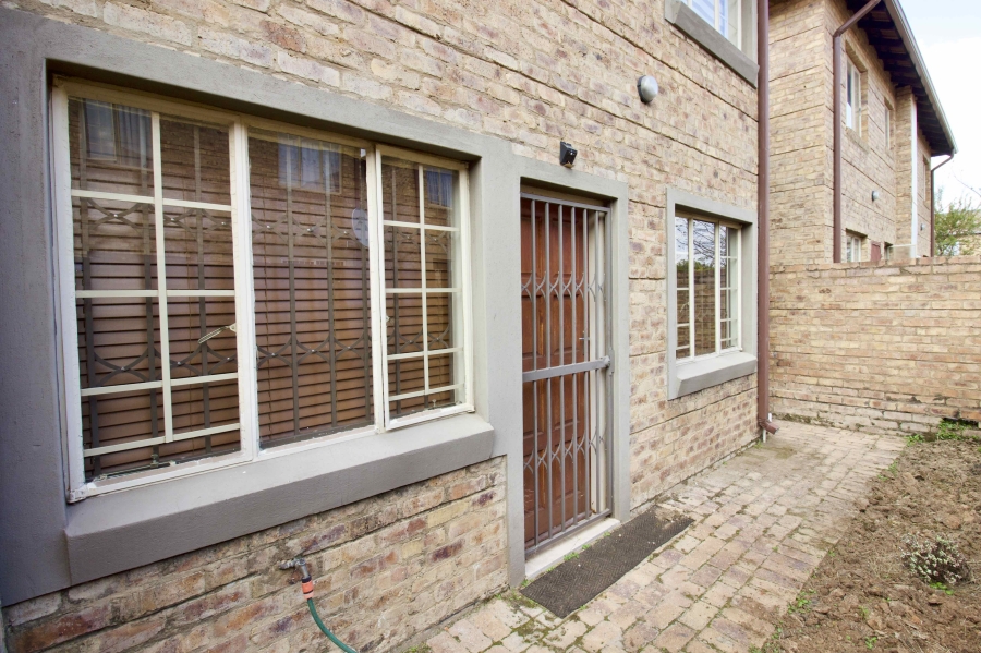2 Bedroom Property for Sale in Annlin Gauteng