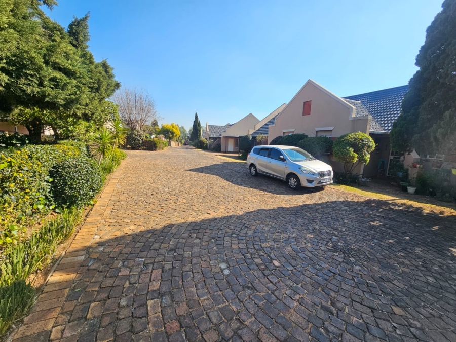 2 Bedroom Property for Sale in Albertsdal Gauteng