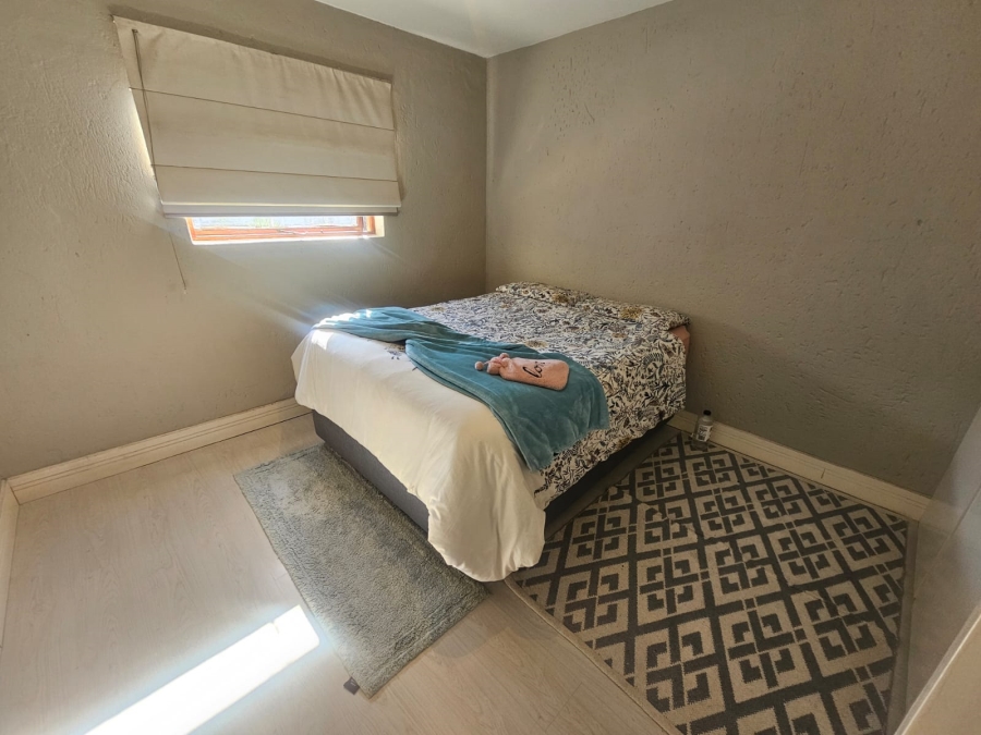 2 Bedroom Property for Sale in Raceview Gauteng