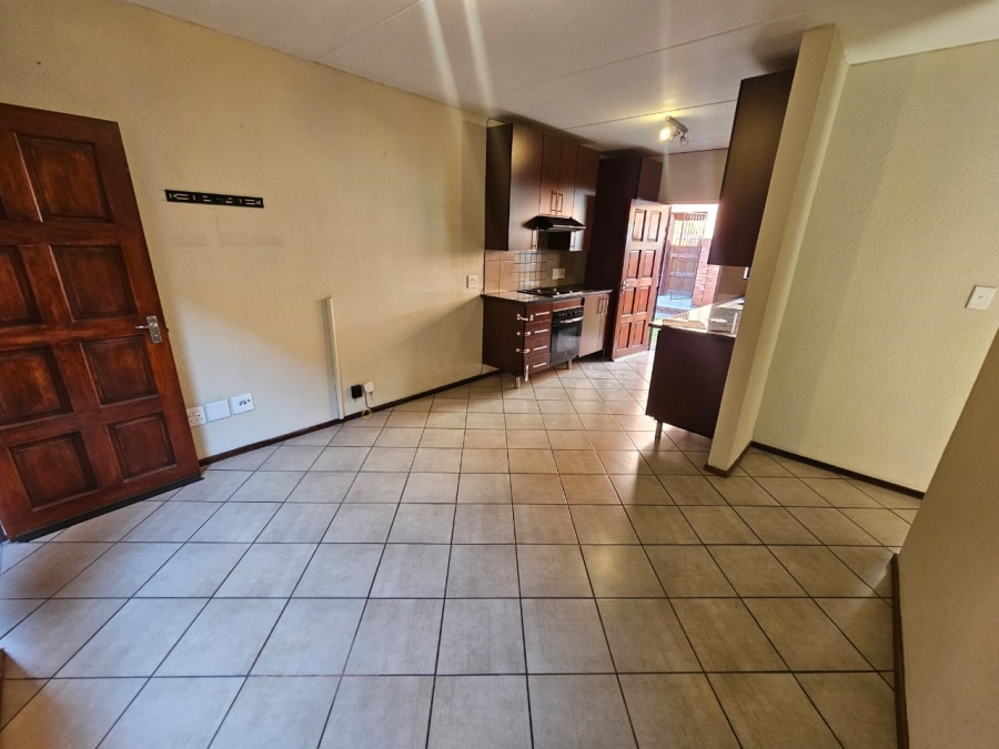 2 Bedroom Property for Sale in Albertsdal Gauteng