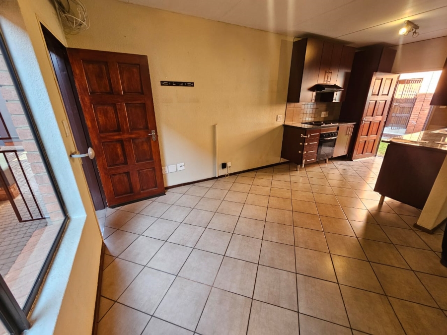 2 Bedroom Property for Sale in Albertsdal Gauteng