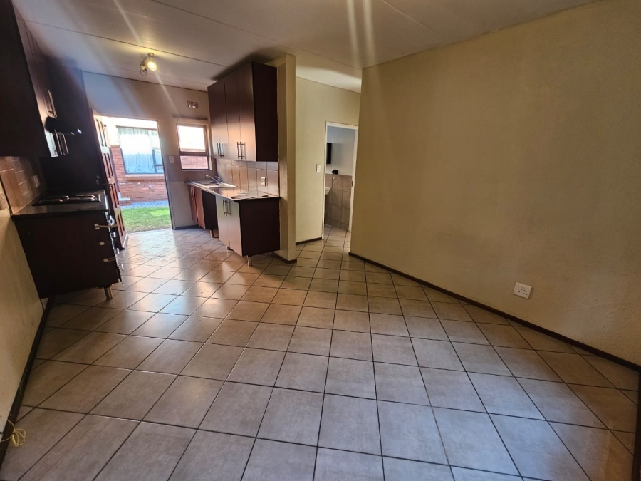 2 Bedroom Property for Sale in Albertsdal Gauteng