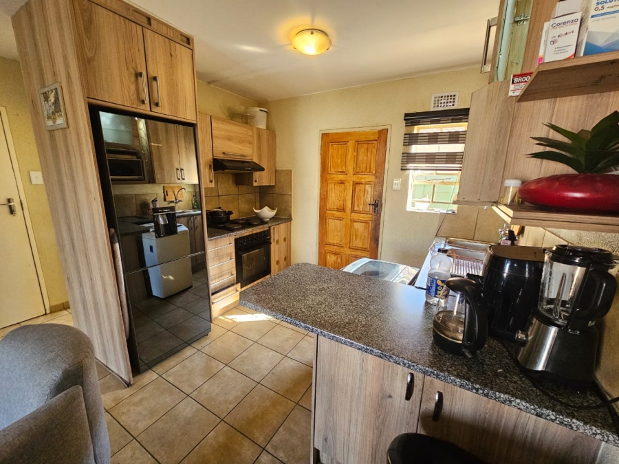 3 Bedroom Property for Sale in Albertsdal Gauteng