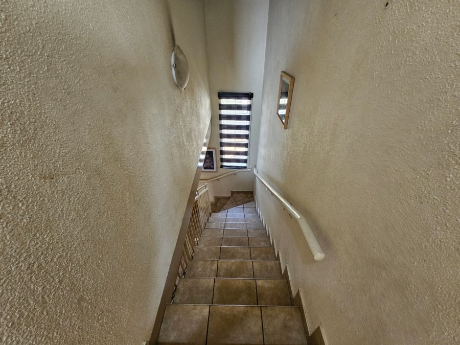 3 Bedroom Property for Sale in Albertsdal Gauteng