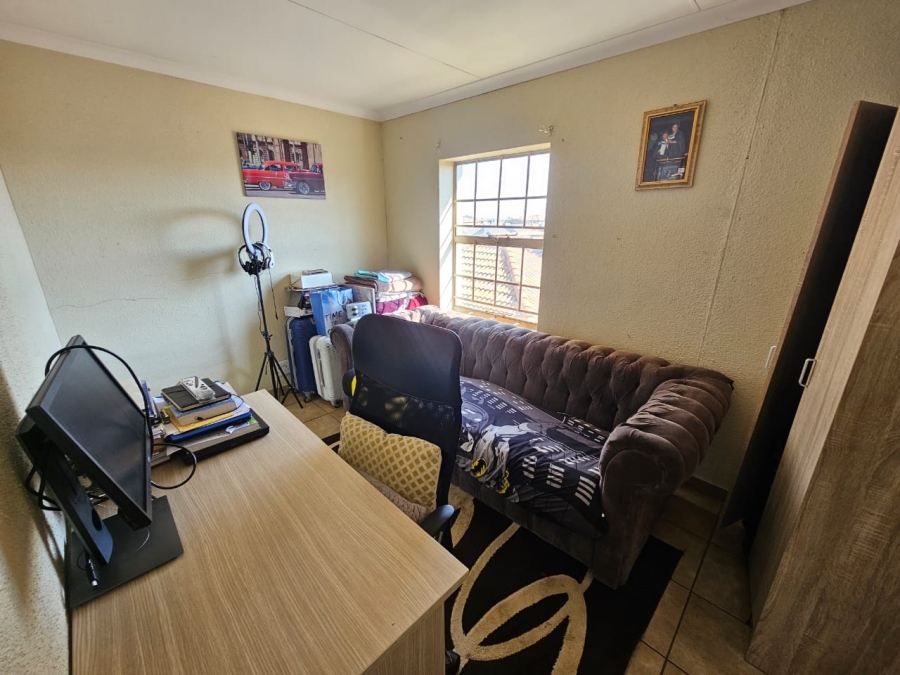 3 Bedroom Property for Sale in Albertsdal Gauteng