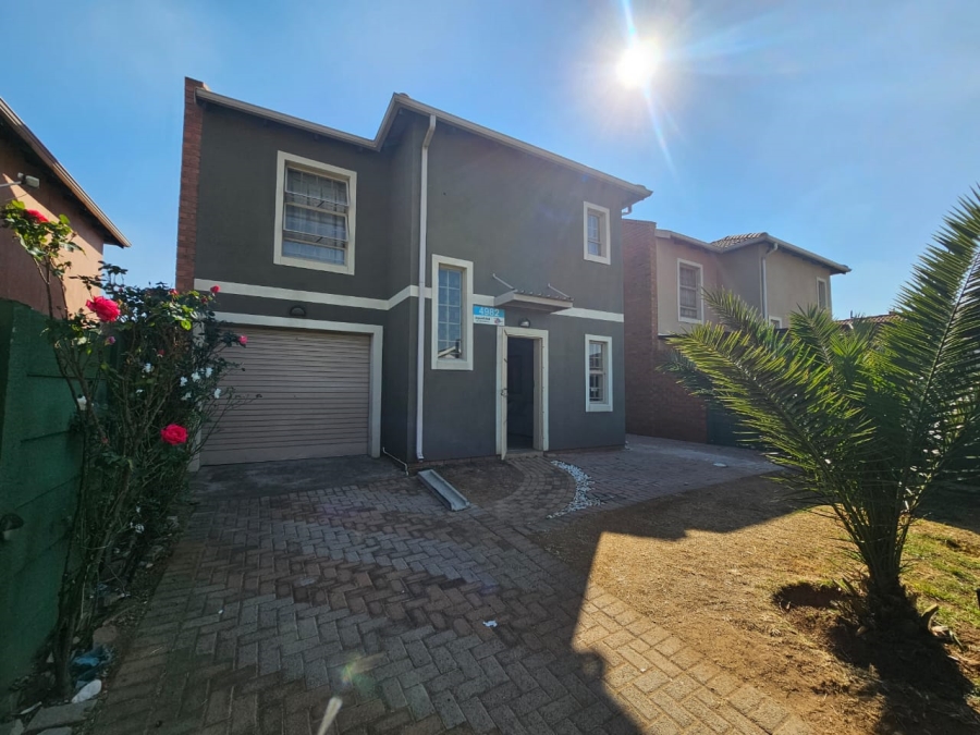3 Bedroom Property for Sale in Albertsdal Gauteng