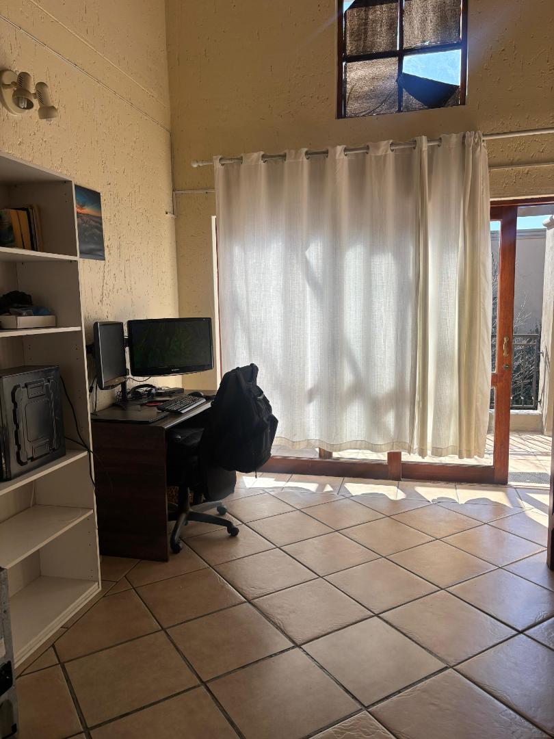1 Bedroom Property for Sale in Lonehill Gauteng