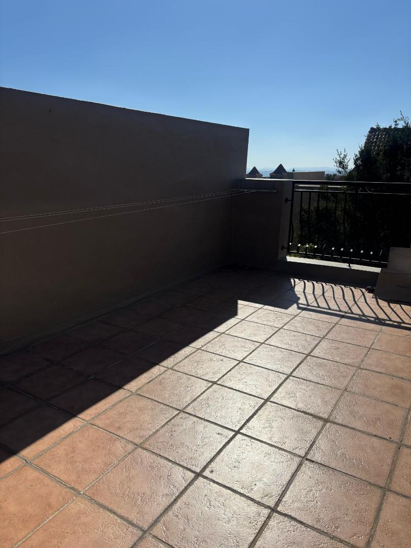 1 Bedroom Property for Sale in Lonehill Gauteng