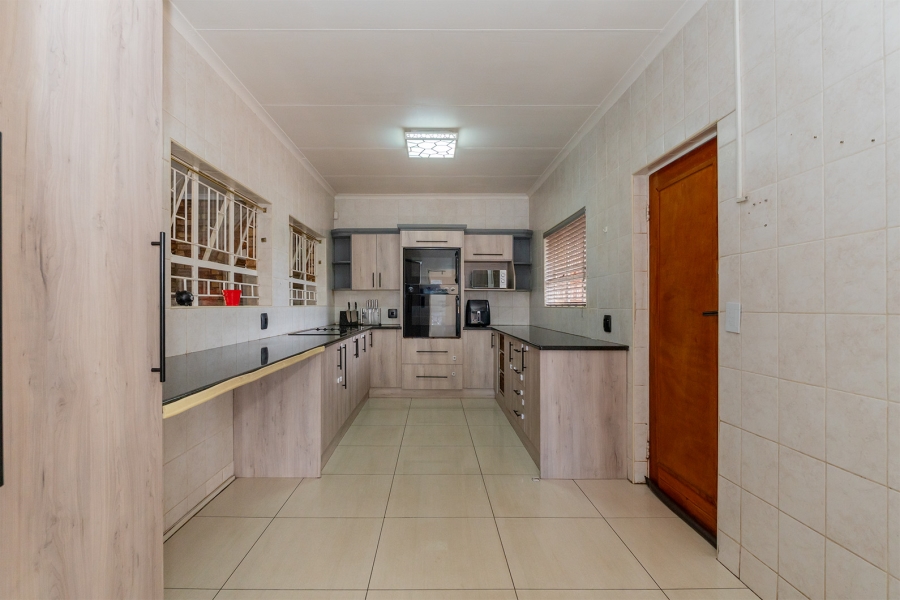 4 Bedroom Property for Sale in Van Riebeeck Park Gauteng