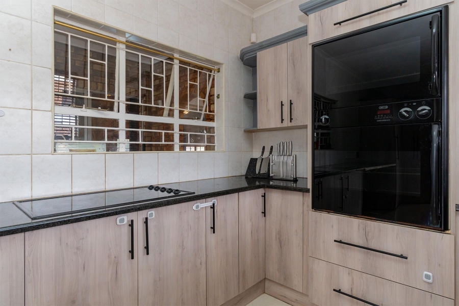 4 Bedroom Property for Sale in Van Riebeeck Park Gauteng
