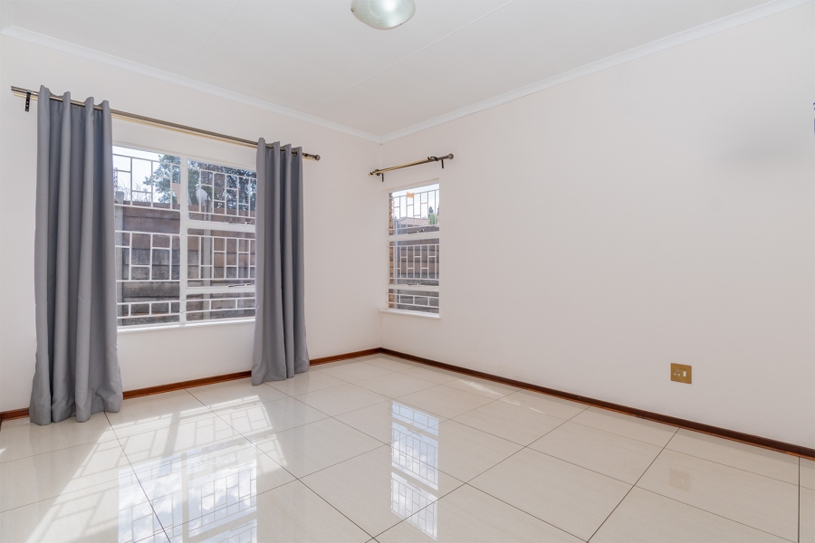 4 Bedroom Property for Sale in Van Riebeeck Park Gauteng