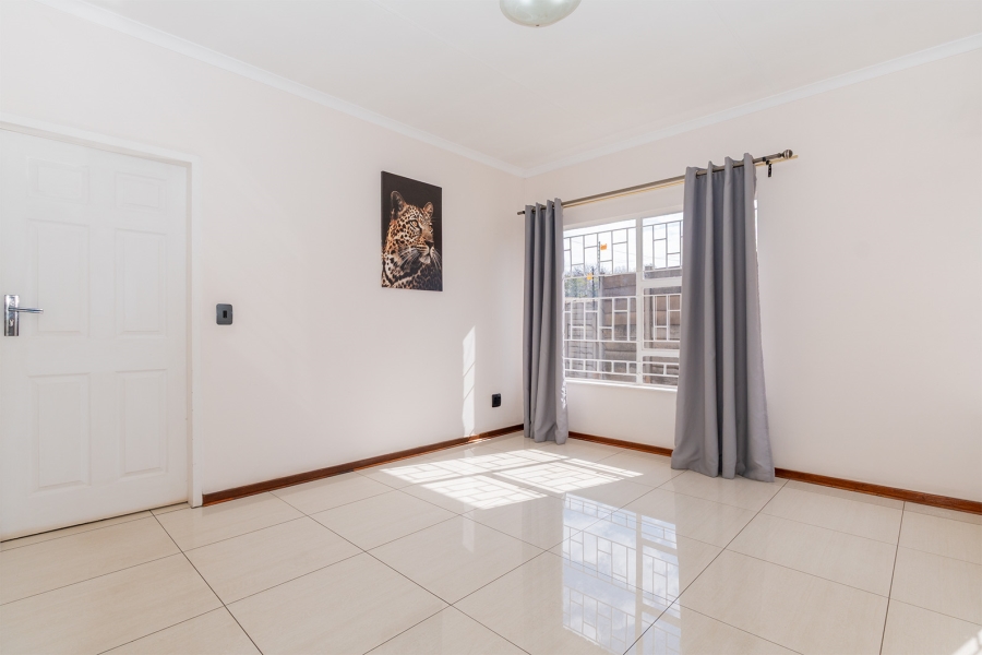 4 Bedroom Property for Sale in Van Riebeeck Park Gauteng