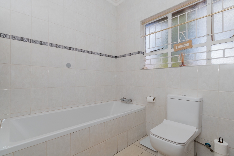 4 Bedroom Property for Sale in Van Riebeeck Park Gauteng