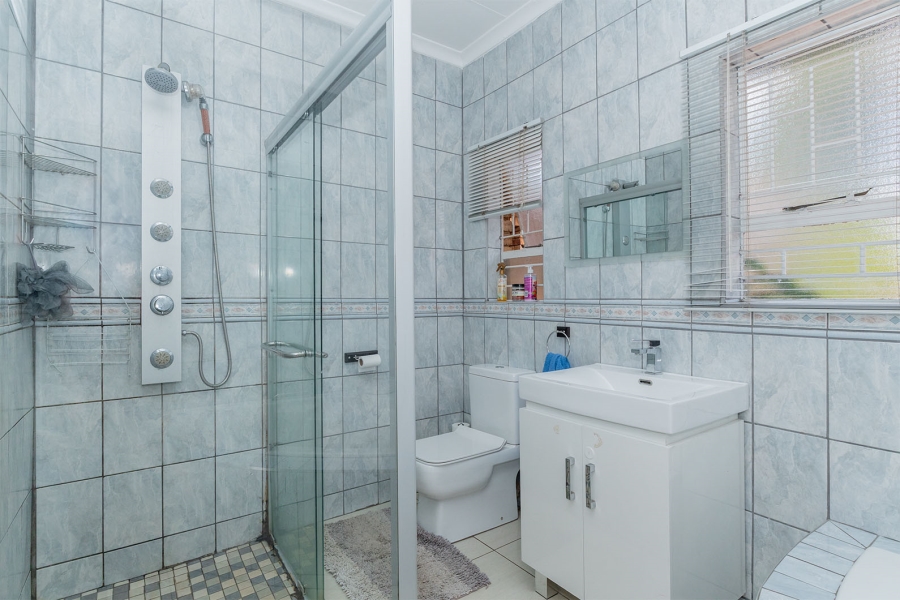 4 Bedroom Property for Sale in Van Riebeeck Park Gauteng