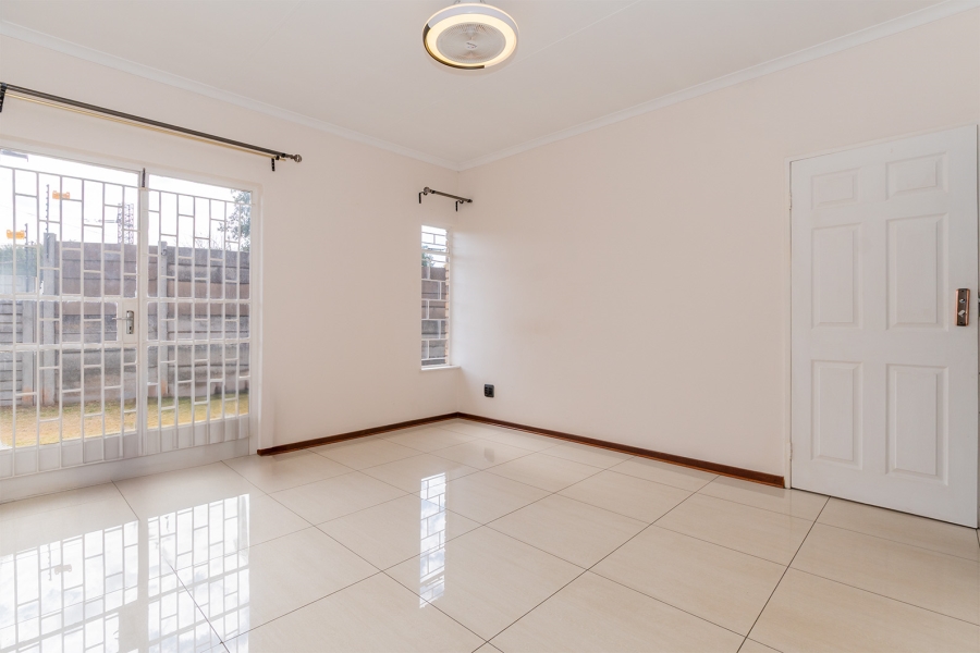 4 Bedroom Property for Sale in Van Riebeeck Park Gauteng