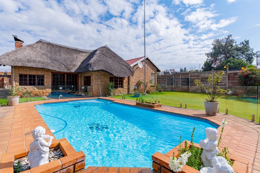 4 Bedroom Property for Sale in Van Riebeeck Park Gauteng