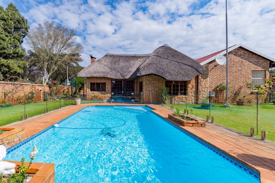 4 Bedroom Property for Sale in Van Riebeeck Park Gauteng