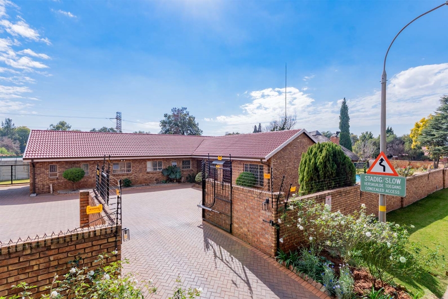 4 Bedroom Property for Sale in Van Riebeeck Park Gauteng