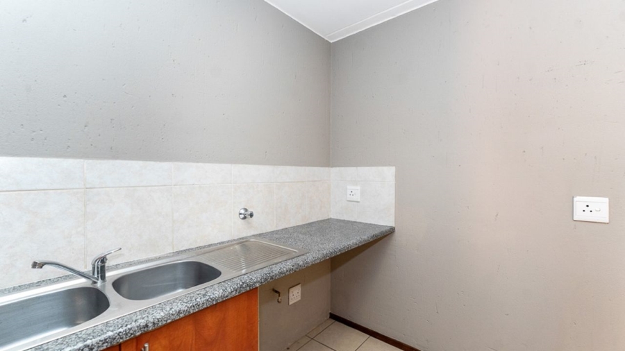 To Let 2 Bedroom Property for Rent in Comet Gauteng