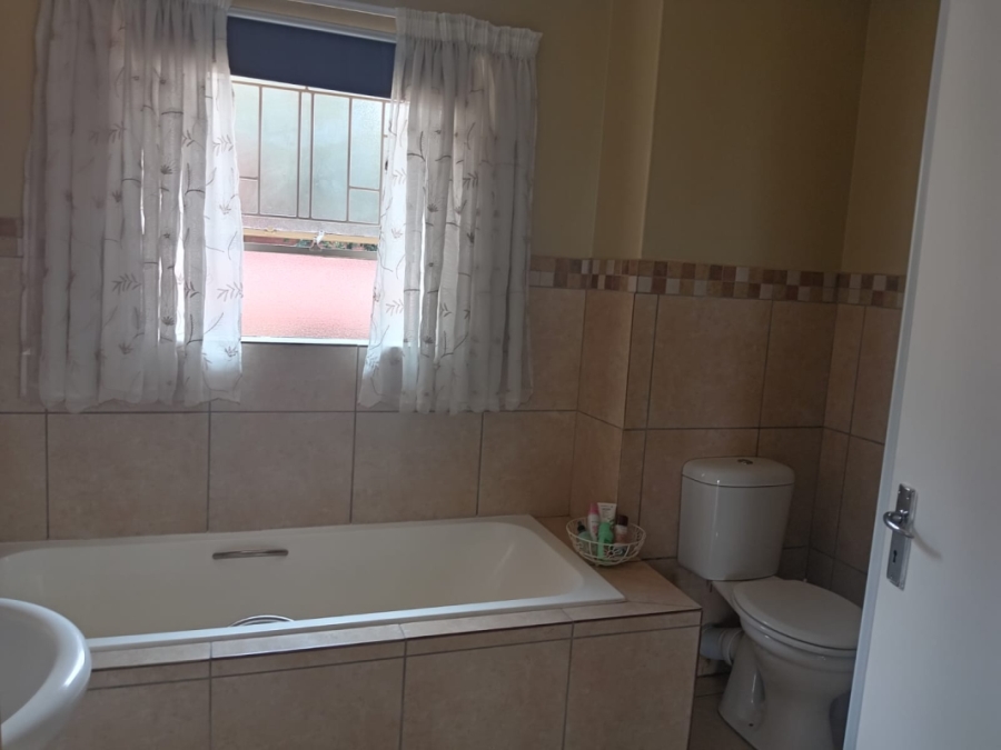 2 Bedroom Property for Sale in Primrose Hill Gauteng