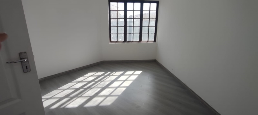 4 Bedroom Property for Sale in Eike Park Gauteng