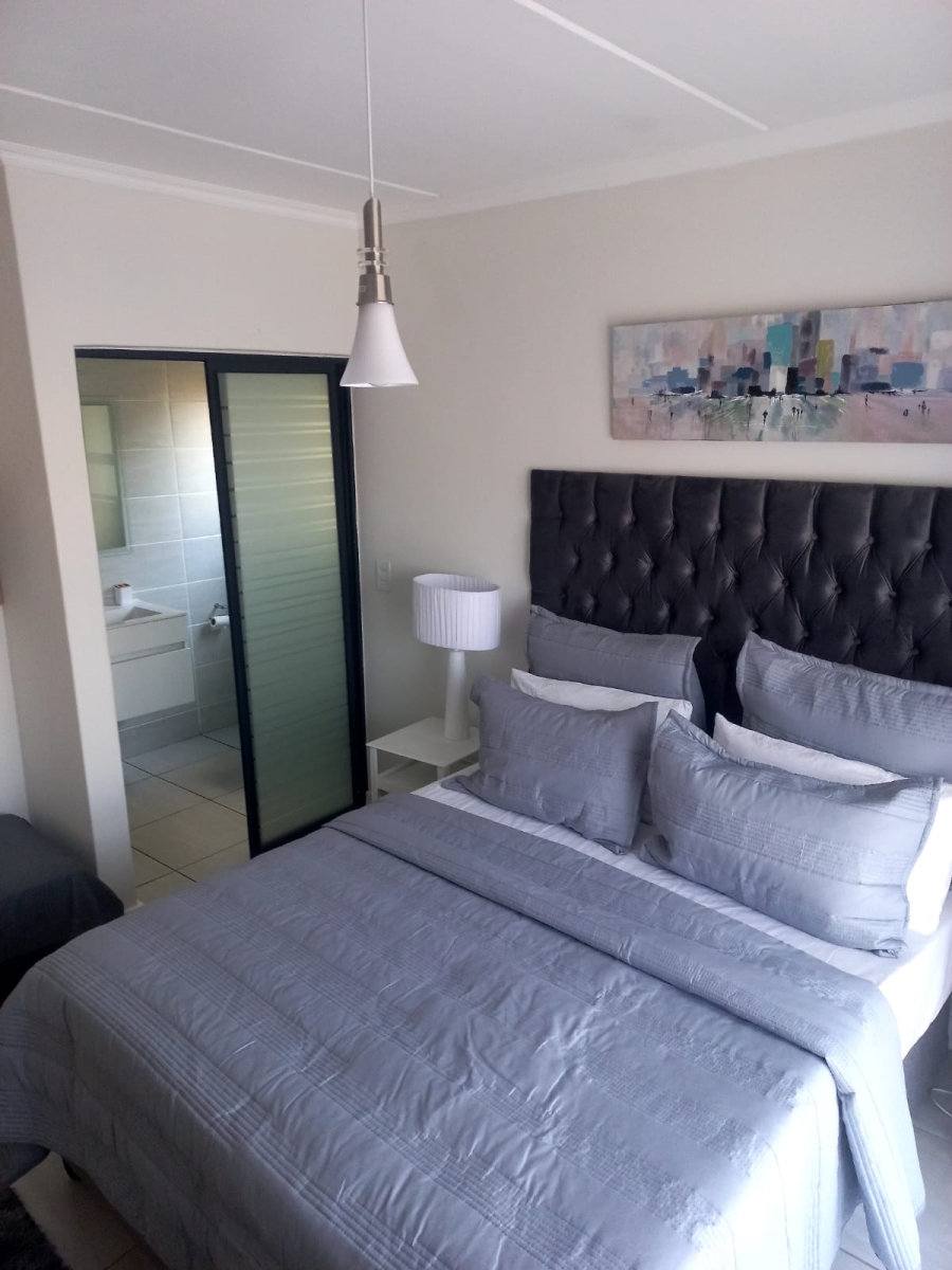 To Let 3 Bedroom Property for Rent in Waterfall Country Estate Gauteng