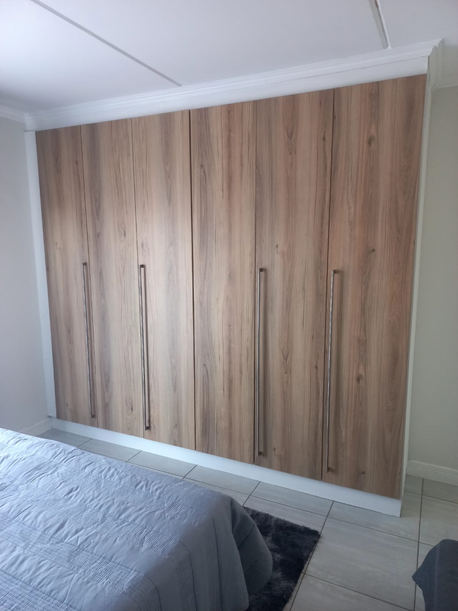 To Let 3 Bedroom Property for Rent in Waterfall Country Estate Gauteng