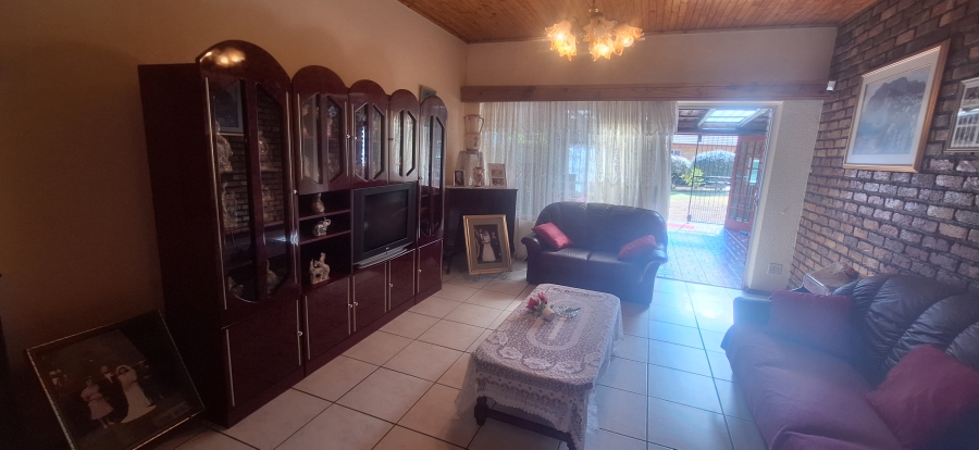 4 Bedroom Property for Sale in Rant En Dal Gauteng