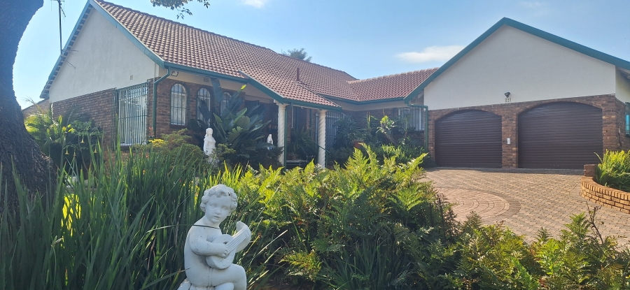 4 Bedroom Property for Sale in Rant En Dal Gauteng