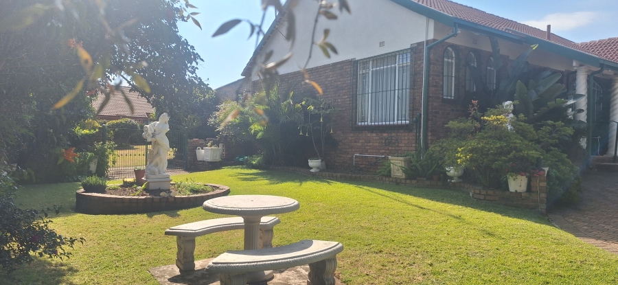 4 Bedroom Property for Sale in Rant En Dal Gauteng
