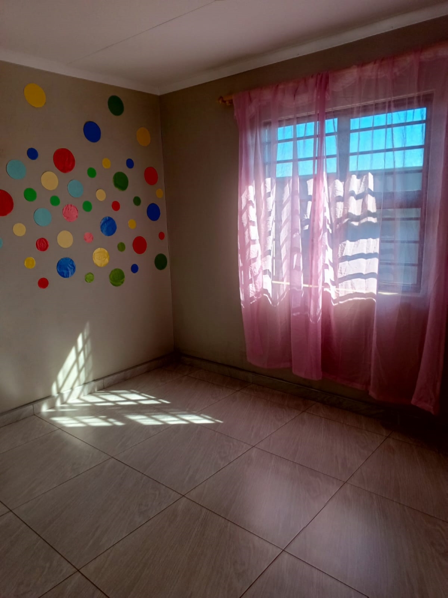 4 Bedroom Property for Sale in Dawn Park Gauteng