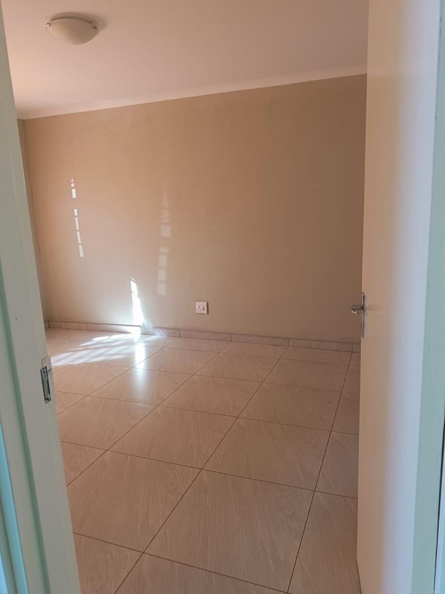 4 Bedroom Property for Sale in Dawn Park Gauteng