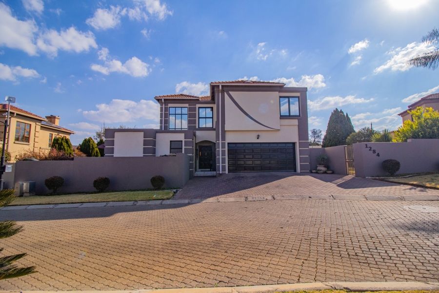 5 Bedroom Property for Sale in Mulbarton Gauteng