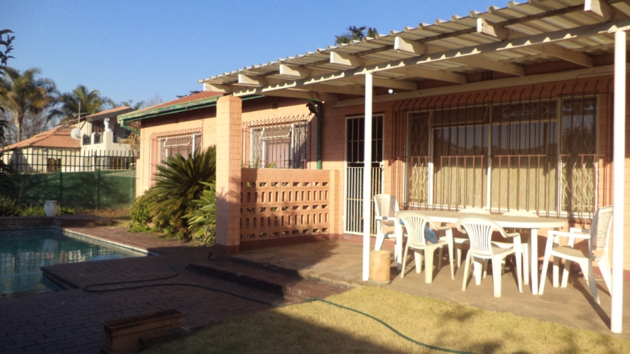 3 Bedroom Property for Sale in Edenvale Central Gauteng
