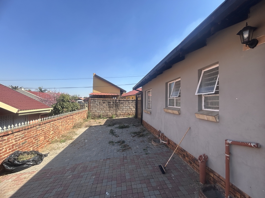 To Let 3 Bedroom Property for Rent in Atteridgeville Gauteng