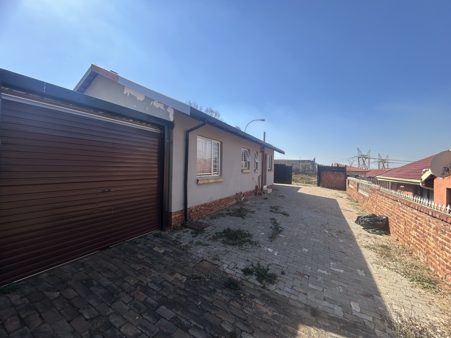 To Let 3 Bedroom Property for Rent in Atteridgeville Gauteng