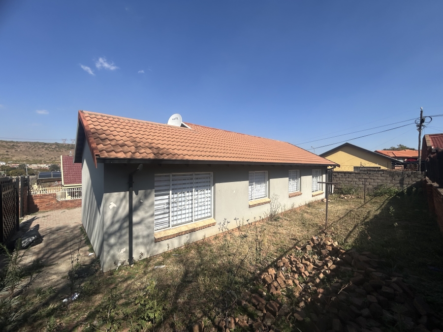 To Let 3 Bedroom Property for Rent in Atteridgeville Gauteng
