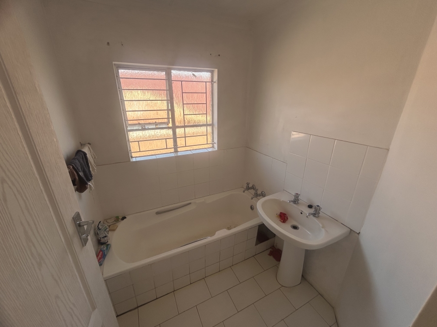 To Let 3 Bedroom Property for Rent in Atteridgeville Gauteng