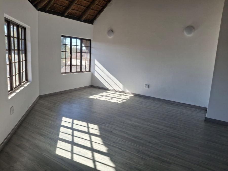 4 Bedroom Property for Sale in Eike Park Gauteng