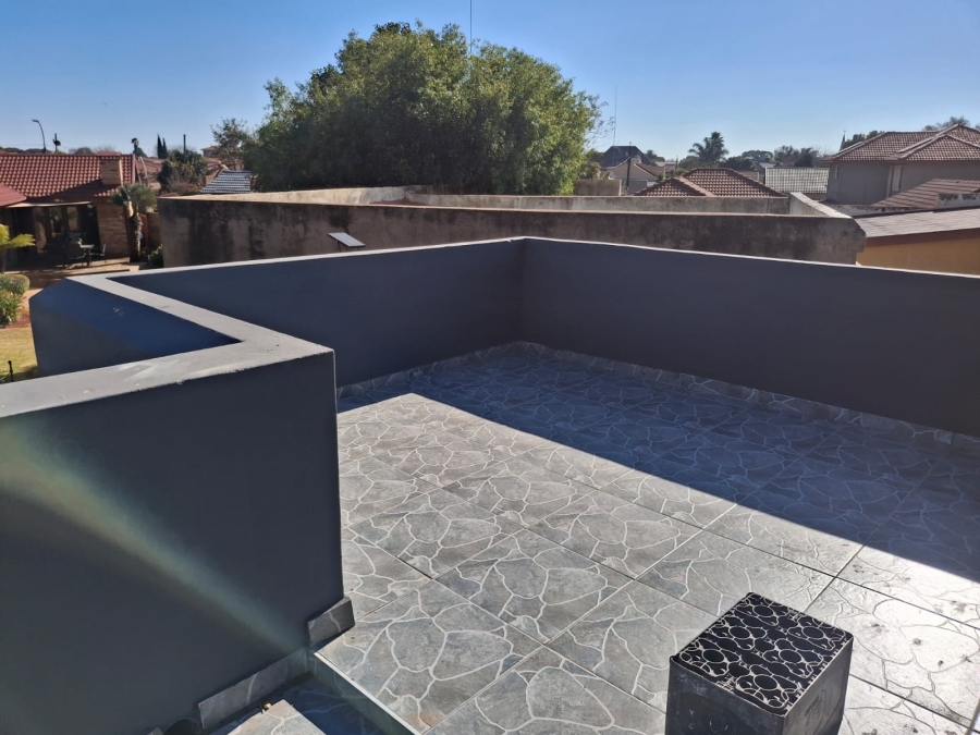 4 Bedroom Property for Sale in Eike Park Gauteng