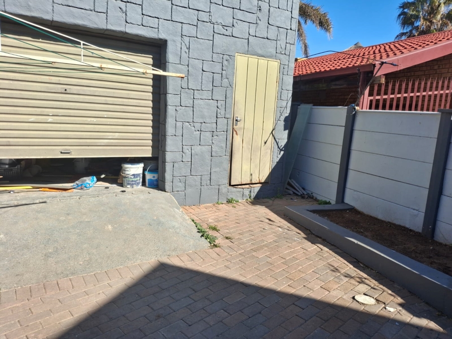 4 Bedroom Property for Sale in Eike Park Gauteng