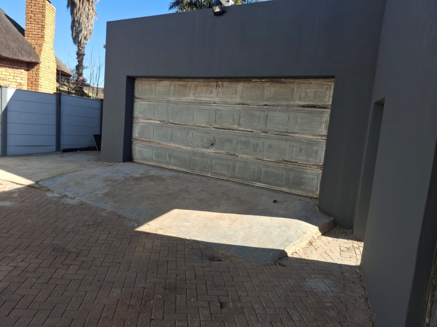 4 Bedroom Property for Sale in Eike Park Gauteng